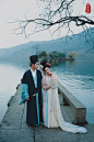 中式汉服齐胸襦裙古装婚纱照。来自：婚礼时光——关注婚礼的一切，分享最美好的时光。#杭州魔方婚纱摄影##婚纱摄影##汉服#