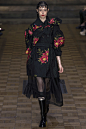 Simone Rocha Spring 2017 Ready-to-Wear Fashion Show : The complete Simone Rocha Spring 2017 Ready-to-Wear fashion show now on Vogue Runway.