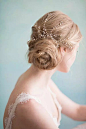 低调自然无饰品新娘发型！来自：婚礼时光——关注婚礼的一切，分享最美好的时光。#新娘发型#