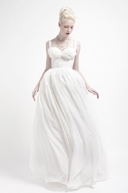 每件纯白的婚纱都带着圣洁和美好 来自新西...