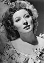 第十五届（1942－1943）
葛丽亚·嘉逊 Greer Garson
性别: 女
星座: 天秤座
生卒日期: 1904-09-29 至 1996-04-06
出生地: 英国,北爱尔兰
职业: 演员
更多外文名: Eileen Evelyn Greer Garson (本名) / Duchess (昵称)
1943 奥斯卡(美国电影学院奖) 最佳女主角 忠勇之家 (1942)