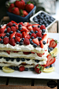 boozybakerr:

Triple Berry Layered Lemon Cream Cake
 #甜品# #蛋糕#