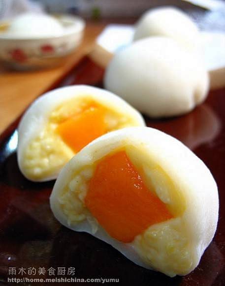 芒果大福-网上厨房
蛋黄加入白糖搅拌均匀...