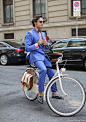 blue-summer-suit-bike-milan-rarofashion-fashion-raro-italian