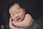喜欢拍摄新生儿睡梦中的甜甜微笑。更多#新生儿摄影# #婴儿摄影# 欣赏点击http://www.ccbaby.me/Blog.aspx