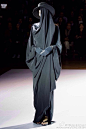 Yohji Yamamoto 2015秋冬女装：好强的一季，图片真的无以表现衣服的韵律之美