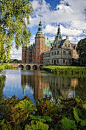 Frederiksborg Castle, Hillerød, Denmark...My daddy loves the castles