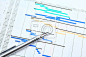 Gantt chart and pen #货币 / 纸币 / 信用卡#