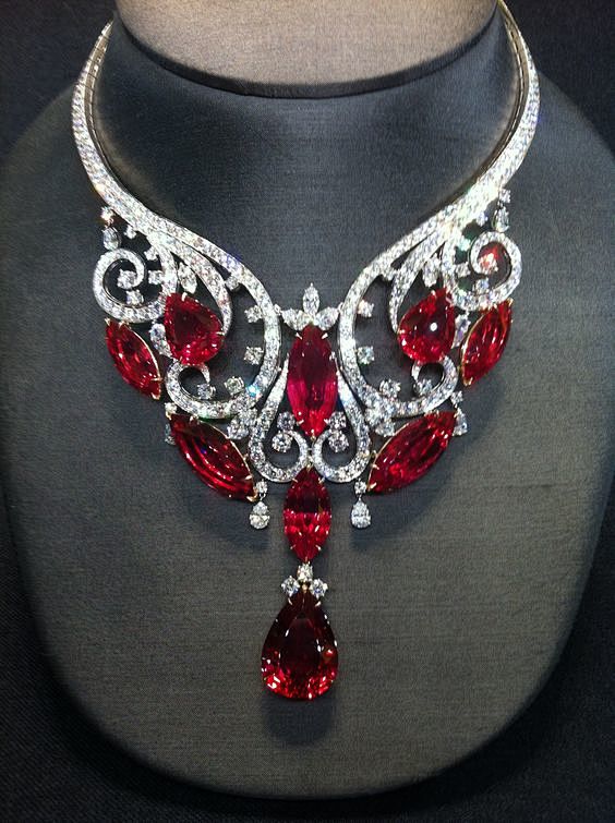 Magnificent necklace...