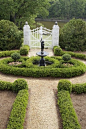 32 Beautiful Garden Fountains Ideas To Get Inspired - Gardenoholic