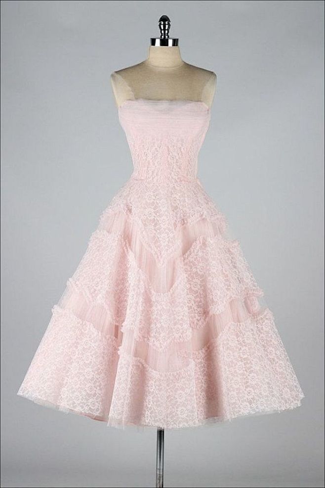 1950s粉红色花边礼服
