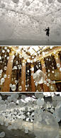 Scattered Crowd - installation featuring thousands of balloons by William Forsythe.