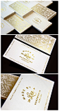 Gold foil Made by Lee Handwoven Jewelry Business cards Designed by >>> Krystal McKay (me@krystalmckay.com) Printed by >>> Zoum Impression and Design (http://www.zoum.ca)