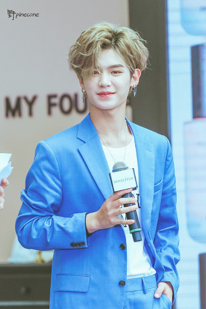 黄明昊