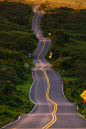 http://t.cn/zOQzk8HDrunk Highway, Maui, Hawaii
photo via overhere #美景# #山水# #创意# #摄影#