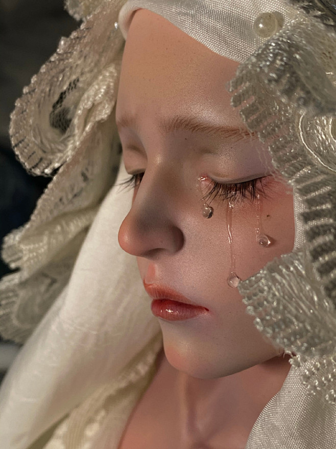 流泪的玛格丽娜圣母像

流泪的圣母像是我...