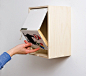 a Book Box 储物盒

 

德国设计工作室Aust & Amelung 的“a book box”储物盒，利用书籍作为滑动开关，满足实用需要的同时，可以将心爱的书籍陈列在墙壁上，形成独特的装饰。 

(4张)