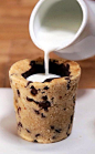 biinarykid:

stunningpicture:

Milk in cookie cup.

I GET THE PHOTO NOW….
