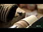 高橋工芸位于日本北海道的木工之乡旭川，设计制作精美的木器，创始人是高橋秀寿（木工作家），这个视频记录了他制作木器的过程还有访谈。
