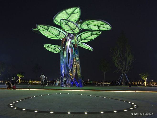 大型城市雕塑-不锈钢公园光伏树雕塑-杭州...
