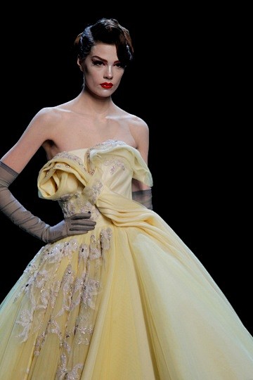 Dior2011年春夏高级定制时装秀发布...