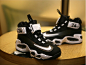 科比复出版24号 情侣鞋出货 耐克 Nike Air Griffey Max 1 GS 前后气垫训练鞋 篮球鞋情侣鞋 潮款男女鞋
材质：头层皮＋气垫＋耐磨橡胶底
尺码：36--44
微信：zhangpingsimida 
Q Q：1107503967
微店地址：http://wd.koudai.com/s/216047825