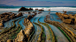 隐入大海的龙尾 : 西班牙北部巴斯克海岸比斯开湾边，这些没入海水的龙尾状结构，是地球上最独特和最神奇的地质构造之一。这里