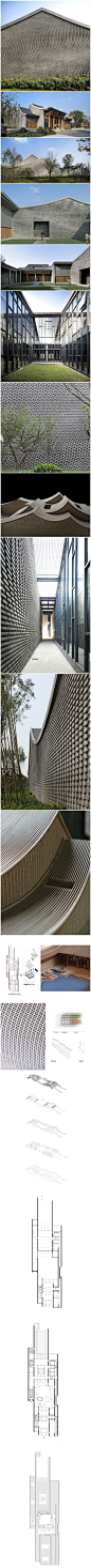 兰溪庭

兰溪庭，采用院落的布局方式，建筑中部将中国的古典苏州园林——网师园纳入其中，使建筑分为南北两部分，并用曲线的屋顶 将连廊与建筑成为一个整体。建筑墙体采用传统烧制的青砖，用新的砌砖工艺对面向园林的墙进行透空处理，在光影下，砖的纹 理具有水的流动感。