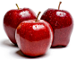 蛇果 个性鲜明的红苹果
蛇果鲜红诱人，味如其果色，甜味十足。很多苹果爱好者评价蛇果过甜，也没有普遍苹果口味的特征。而这正是蛇果独到之处。蛇果红的彻底，脆的彻底，甜的彻底，个性鲜明。
蛇果原产地在美国，是苹果众多品种之中最广为种植的一种。脆甜多汁，没有其它品种的酸味。红色外皮上有许多深红色的条纹。“五爪”的名字为台湾所用，名称来自于由美国进口的此品种苹果的底部呈现明显的五点状，样子有如五个爪子。而香港地区称之为“地厘蛇果”，简称“蛇果”，是英文名称Delicious的音译。