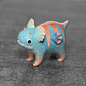 【萌翻你！最萌的软陶动物】来自设计师 Raminta 制作的手作小动物，使用材料是黏土和丙烯