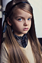 4岁，俄罗斯人，是时下最红的童装小模特儿。