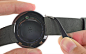[IFIXIT拆解Moto360：完爆Apple Watch]各位，还在津津有味地回顾昨晚的Apple Watch吗?在漫长的等待后，“美丽”的Moto 360终于在9月5日在美国首先发售了，售价为249美元。而近日，大名鼎鼎的IFIXIT将这款圆形的智能手表拆个底朝天。正所谓丑妇终须见家翁，下面让我们来看看Moto 360的内部构造吧。