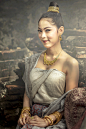 【美图分享】Jakkree Thampitakkul的作品《Beautiful Thai girl in Thai traditional costume.》 #500px# @500px社区