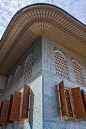 Wooden Decorated Roof & Blue Ottoman Ceramic Tiles in Topkapi Palace, Istanbul.: 