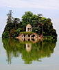 Island, Daumesnil Lake, Paris, France
photo via architecture