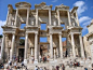 世界上13座令人难以置信的失落古城
【土耳其以弗所】土耳其的以弗所被认为是一座伟大的室外博物馆，它是最著名的阿耳忒弥斯神庙，也是世界七大奇迹之一。公元前10世纪，以弗所由雅典-爱奥尼亚 (Attic-Ionian)殖民者建立，是很多建筑纪念碑所在地。它们包括圣约翰大教堂、哈德良神庙、罗马塞尔苏斯图书馆和奧古斯都之门。甚至第一座信奉圣母玛利亚的教堂也在以弗所。