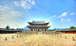 而景福宫也以自己近两百座殿阁的瑰丽建筑承载了朝鲜