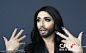 越南当地时间4月24日，奥地利变性歌手肯奇塔·沃斯特(Conchita Wurst)结束接受专访。据悉奥地利电视台决定推荐他作为2014年欧洲歌唱大赛的官方选手，并为他准备了欢送会。肯奇塔对此十分荣幸，信心十足的要代表奥地利取的好成绩，然而显然人们对他的关注更多不是音乐而是他的特殊癖好和身份。