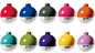 著名的Pantone色卡与意大利家居品牌SELETTI旗下Selab合作设计了圣诞装饰用的圣诞球，一共有十种颜色。造型简单的球体上印有代表不同颜色的Pantone色标，打造一个正色圣诞节。