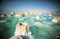 死海 约旦和以色列交界
死海位于约旦和以色列交界处，是世界上最咸的水域。