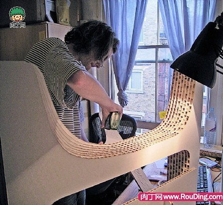时尚的椅子-瓦楞纸板变废为宝的制作方法
