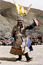 #藏族服饰# 旧西藏男子武士铠甲服饰 ... 来自东方山顶上的祭师 - 微博