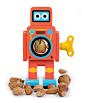 Matthias Zschaler 机器人坚果夹 - NONZEN.COM : 坚果丰收时，这个可爱的复古机器人就派上大用途了，将坚果放入机器人的肚子里，扭动旋钮，坚果壳立马被剥开！