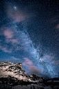 挪威，罗弗敦群岛，抬头能够看到银河