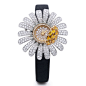 Van Cleef & Arpels 梵克雅宝 Marguerite Secrète 高级珠宝腕表。「雏菊」是 Van Cleef & Arpels 珠宝作品中历史最悠久的花卉主题之一，自1920年代延续至今。
