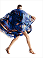 顶级超模 Karlie Kloss（卡莉·克劳斯）身披 Hermès（爱马仕）各色丝巾登上《Harper’s Bazaar》西班牙版2013年4月刊