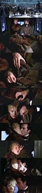 【纯真年代 The Age of Innocence (1993)】31
丹尼尔·戴-刘易斯 Daniel Day-Lewis
米歇尔·菲佛 Michelle Pfeiffer
薇诺娜·瑞德 Winona Ryder
#电影# #电影截图# #电影海报# #电影剧照#