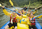 Group whitewater rafting_创意图片