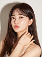 BEIGE CHUU PEARL BASE by 츄(chuu) : ♥얼굴에 넣는 뽕! 볼륨 펄베이스♥인위적인 하이라이터 NO!NO! 자연스러운 윤기로 볼륨 UP!UP!화장실 조명 필요없는 인생샷 베이스!                                                          