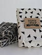 Cute, easy pattern to stamp on wrapping, sheets, kitchen towels etc.